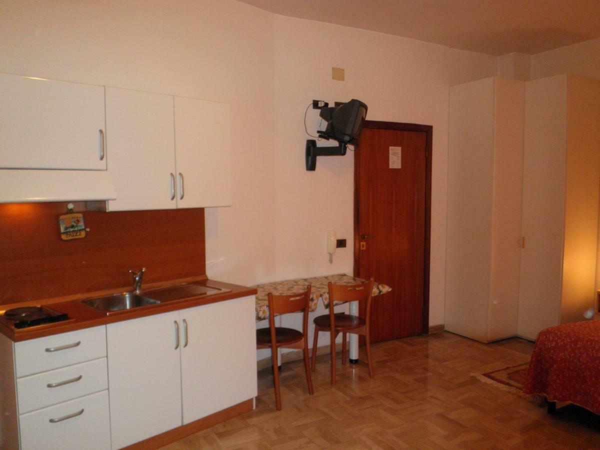 Residence Executive Ancona Room photo